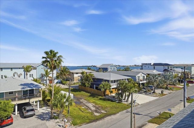 2518 AVENUE B, Bradenton Beach, FL 34217