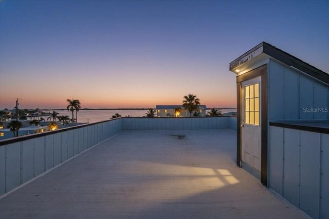 2518 AVENUE B, Bradenton Beach, FL 34217