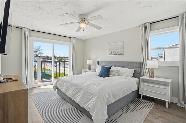 2518 AVENUE B, Bradenton Beach, FL 34217