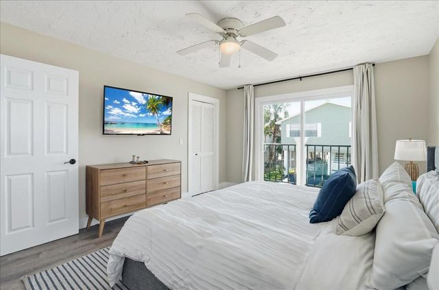 2518 AVENUE B, Bradenton Beach, FL 34217