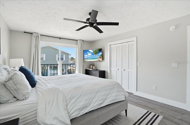 2518 AVENUE B, Bradenton Beach, FL 34217