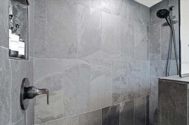 2518 AVENUE B, Bradenton Beach, FL 34217