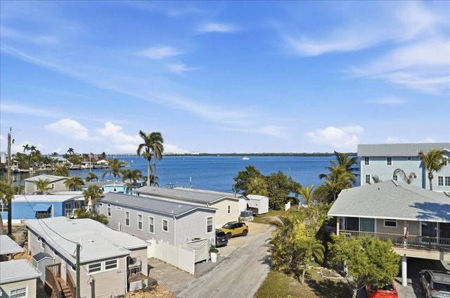 2518 AVENUE B, Bradenton Beach, FL 34217