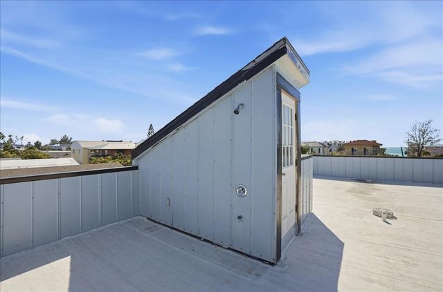 2518 AVENUE B, Bradenton Beach, FL 34217