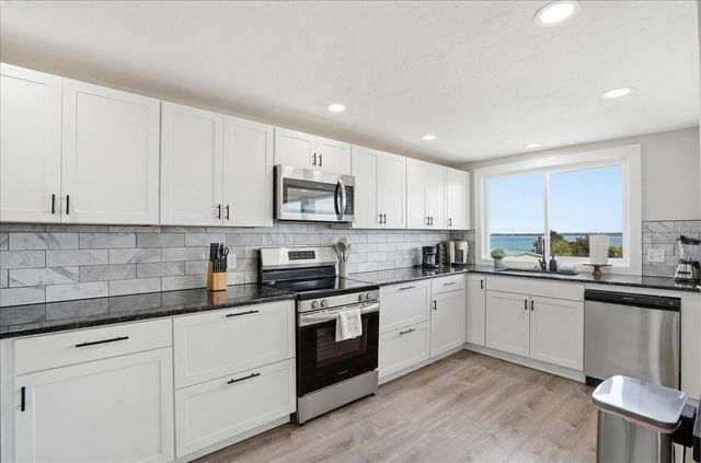 2518 AVENUE B, Bradenton Beach, FL 34217