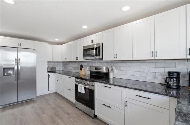 2518 AVENUE B, Bradenton Beach, FL 34217