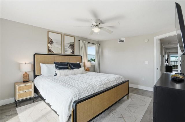 2518 AVENUE B, Bradenton Beach, FL 34217