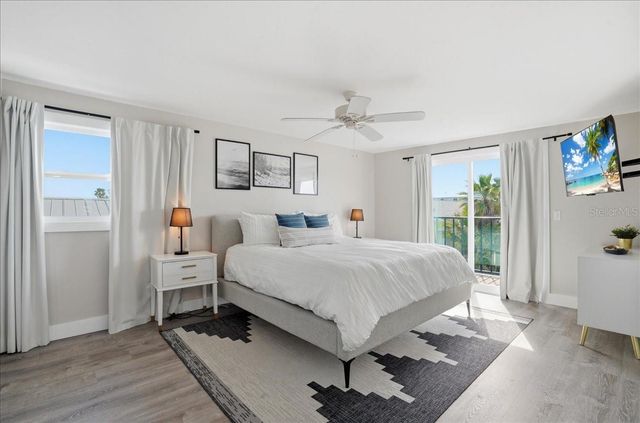 2518 AVENUE B, Bradenton Beach, FL 34217