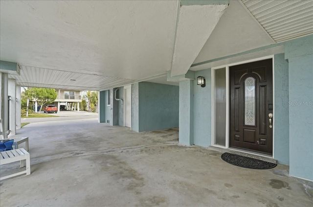 2518 AVENUE B, Bradenton Beach, FL 34217