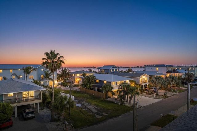 2518 AVENUE B, Bradenton Beach, FL 34217