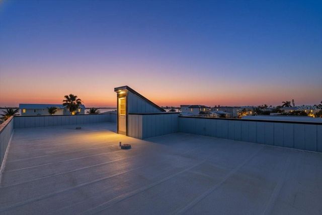 2518 AVENUE B, Bradenton Beach, FL 34217