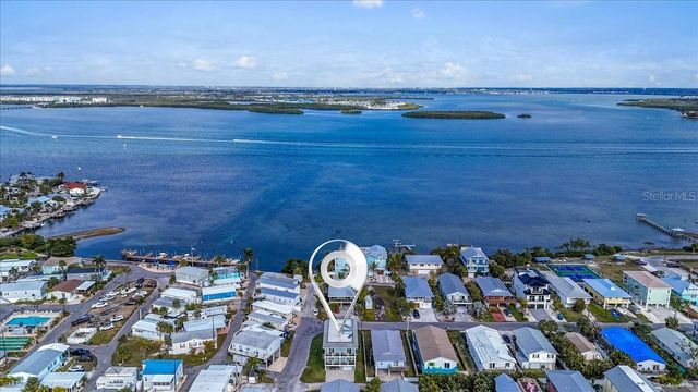 2518 AVENUE B, Bradenton Beach, FL 34217