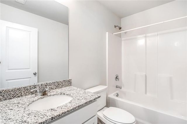 202 Duck Walk Way, Hogansville, GA 30230