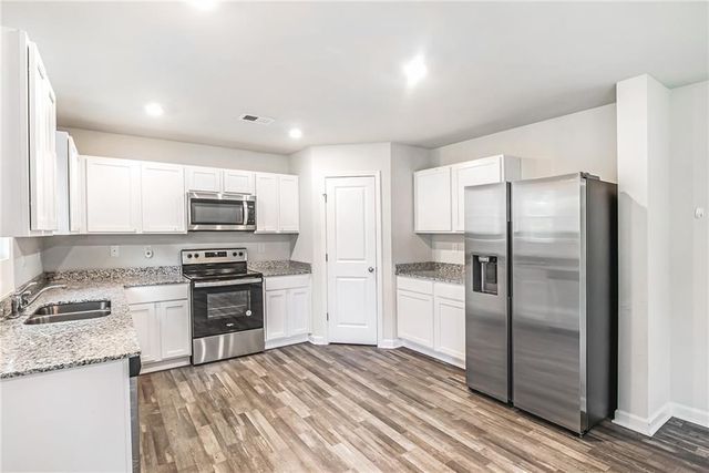 202 Duck Walk Way, Hogansville, GA 30230