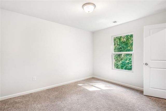 202 Duck Walk Way, Hogansville, GA 30230