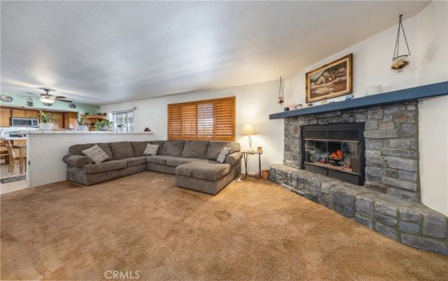 11090 Pinon, Hesperia, CA 92345