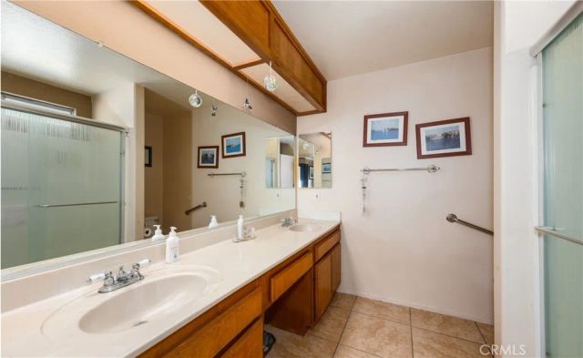 11090 Pinon, Hesperia, CA 92345