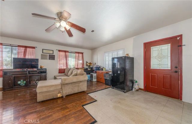 11090 Pinon, Hesperia, CA 92345
