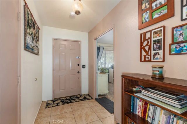 11090 Pinon, Hesperia, CA 92345