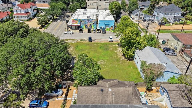1446 Yale Street, Houston, TX 77008