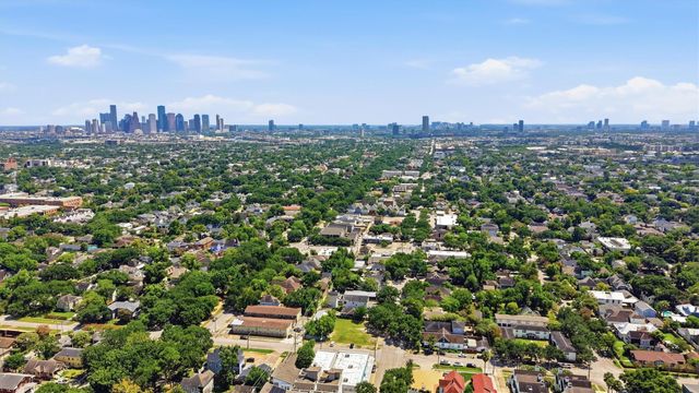 1446 Yale Street, Houston, TX 77008