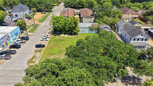1446 Yale Street, Houston, TX 77008