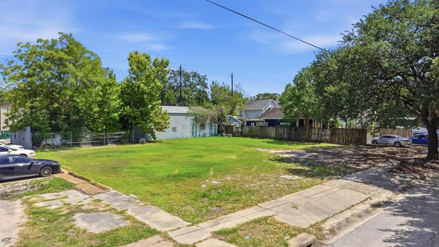 1446 Yale Street, Houston, TX 77008