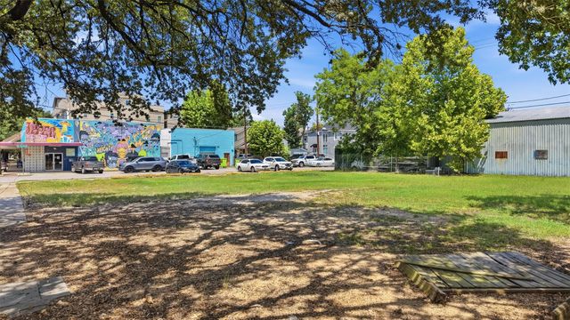 1446 Yale Street, Houston, TX 77008