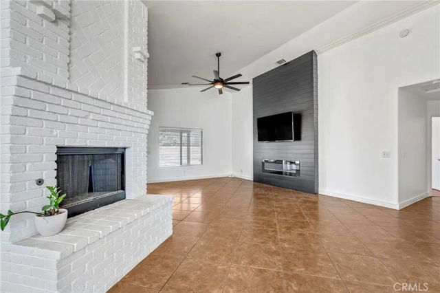 7592 Redwood Avenue, Hesperia, CA 92345