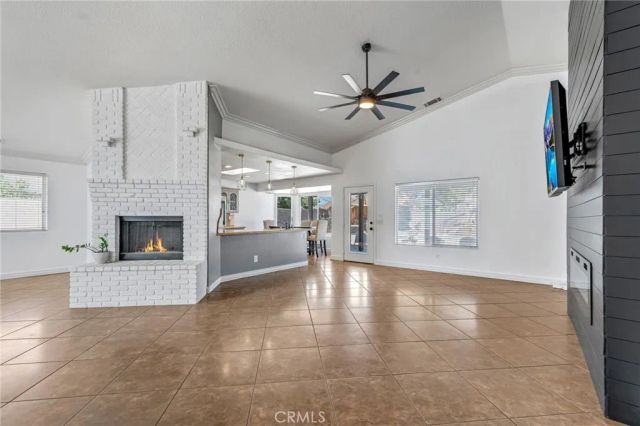 7592 Redwood Avenue, Hesperia, CA 92345