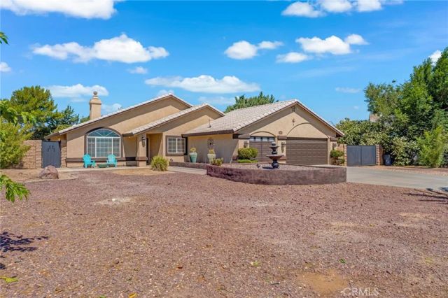7592 Redwood Avenue, Hesperia, CA 92345