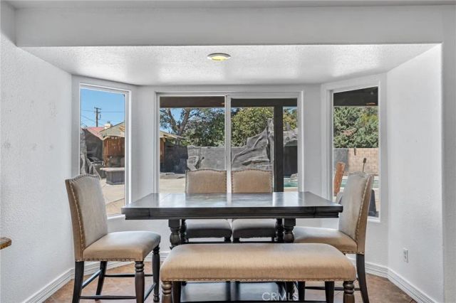 7592 Redwood Avenue, Hesperia, CA 92345