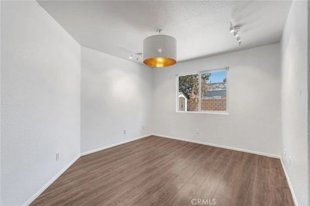 7592 Redwood Avenue, Hesperia, CA 92345