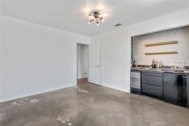 7592 Redwood Avenue, Hesperia, CA 92345