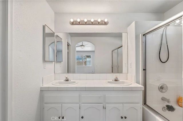 7592 Redwood Avenue, Hesperia, CA 92345