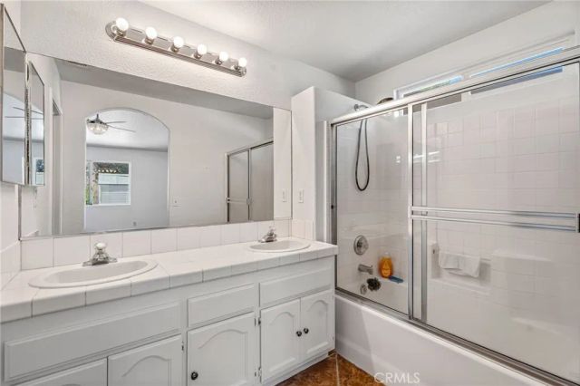 7592 Redwood Avenue, Hesperia, CA 92345