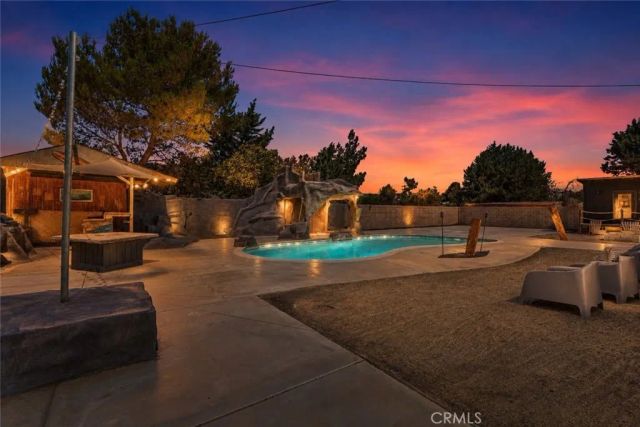 7592 Redwood Avenue, Hesperia, CA 92345