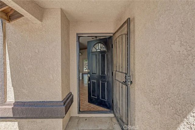 7592 Redwood Avenue, Hesperia, CA 92345