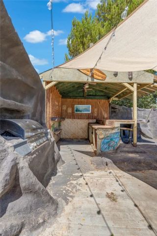 7592 Redwood Avenue, Hesperia, CA 92345