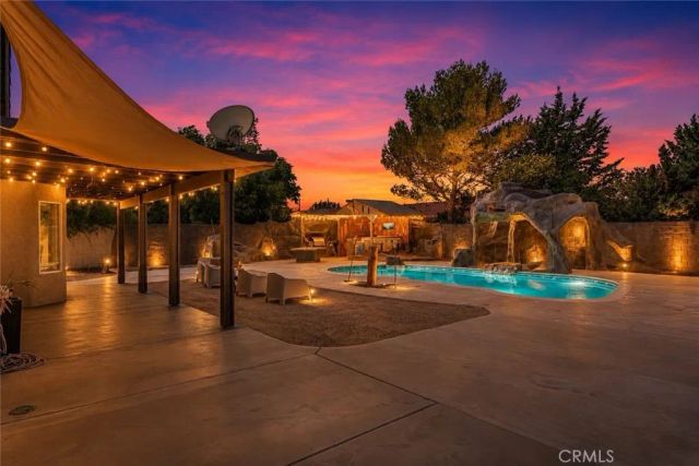 7592 Redwood Avenue, Hesperia, CA 92345