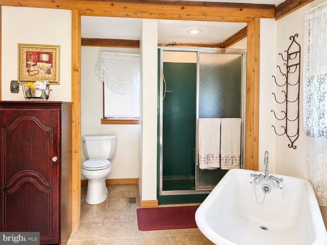 10 W BUTLER AVE, Doylestown, PA 18901