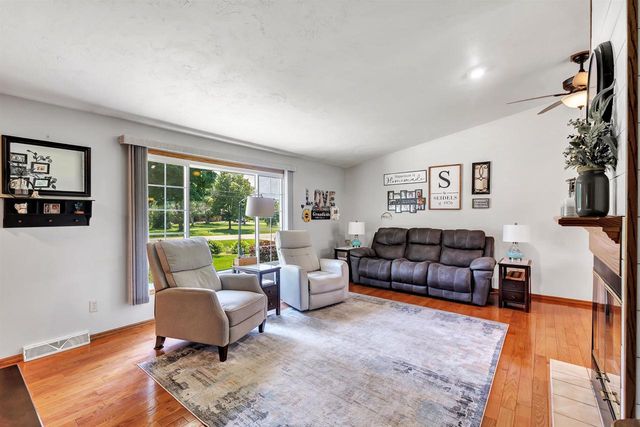 3659 VAN LAANEN ROAD, Green Bay, WI 54311