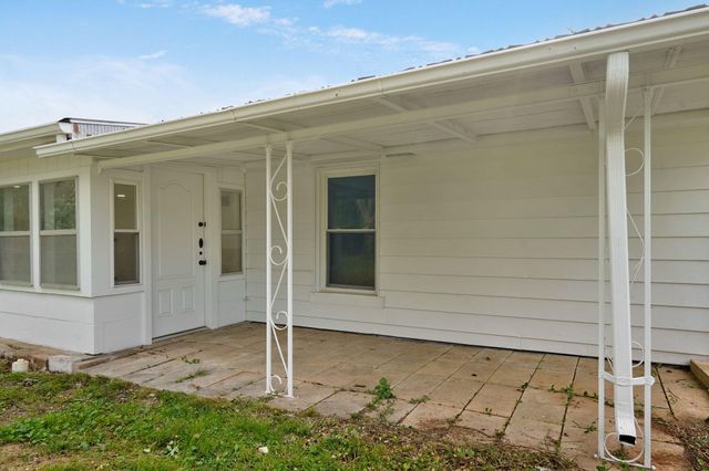 1014 N Dickerson Avenue, Springfield, MO 65803