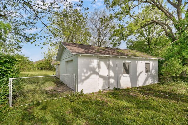 1014 N Dickerson Avenue, Springfield, MO 65803
