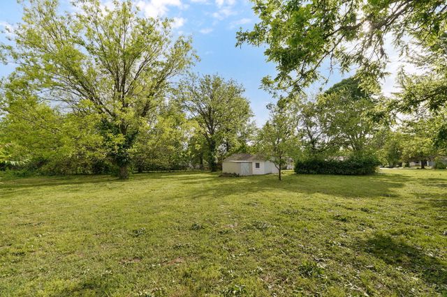 1014 N Dickerson Avenue, Springfield, MO 65803