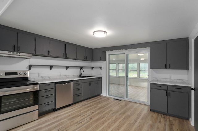 1014 N Dickerson Avenue, Springfield, MO 65803