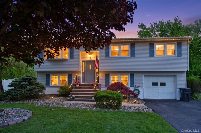 33 Nordica Circle, Stony Point, NY 10980