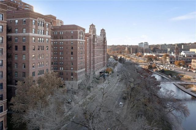 229 Ward Parkway 1001B, Kansas City, MO 64112