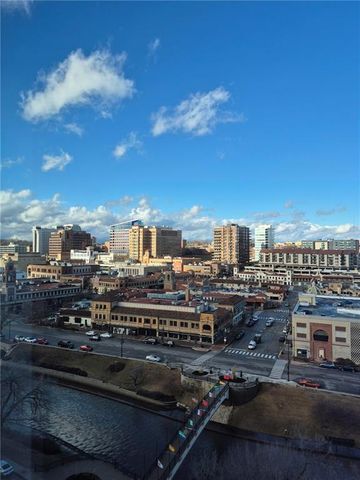 229 Ward Parkway 1001B, Kansas City, MO 64112