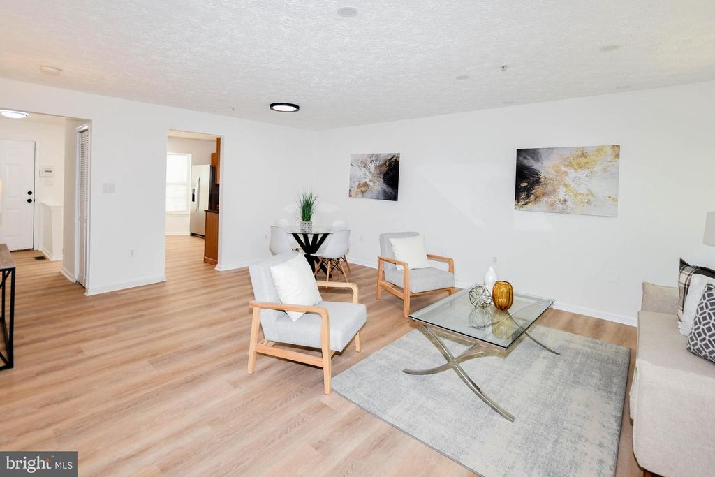 Image 13 of property listing at 6907 WILDROSE CT, District Heights, MD 20747